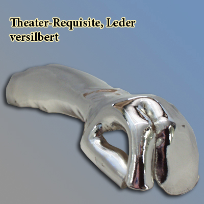 Theater-Requisite aus Leder, versilbert
